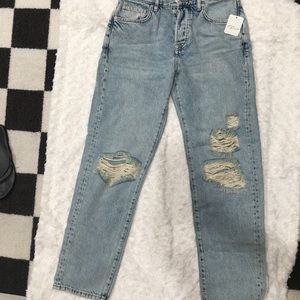 Straight leg 4-button jeans in a size 25